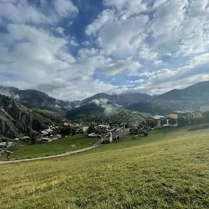 Le Seignus D'allos T2 30m2. Aux Pieds Des Pistes. Allos